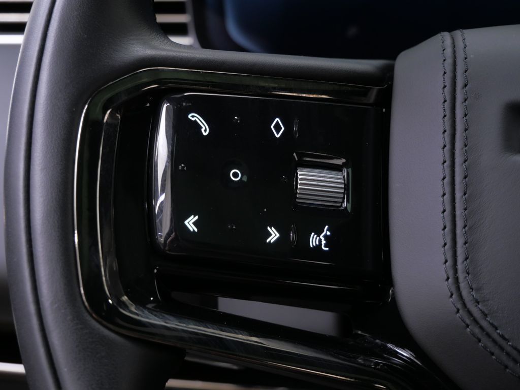 Thumbnail: 2025 Land Rover Range Rover Sport - 20