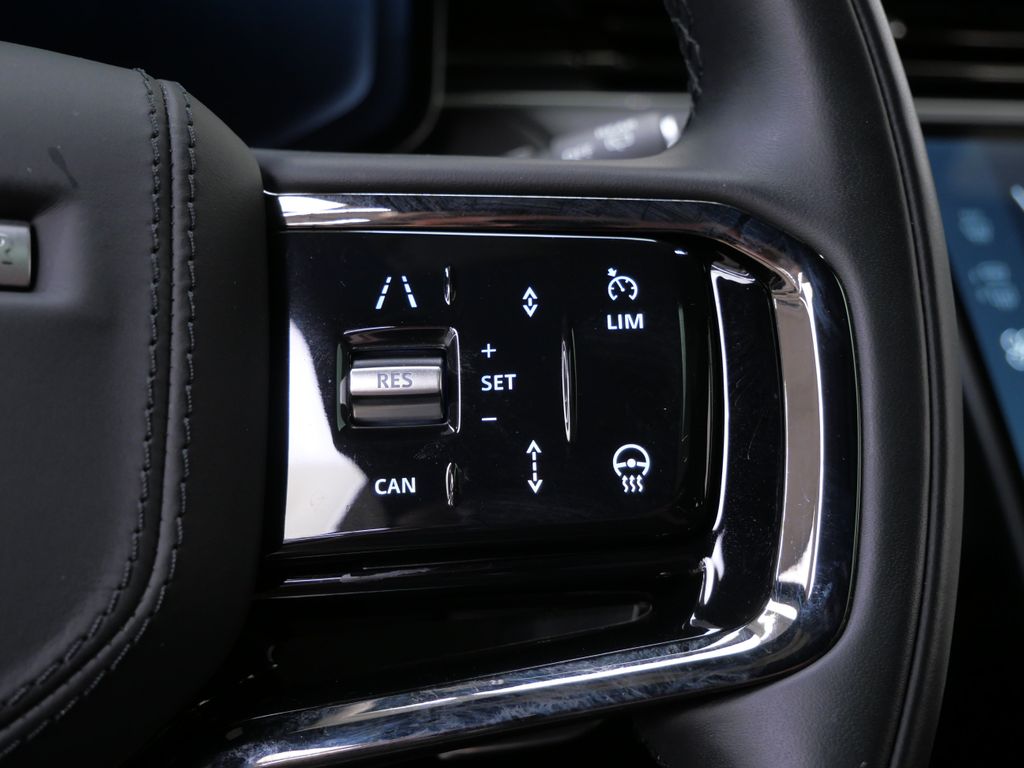 Thumbnail: 2025 Land Rover Range Rover Sport - 21