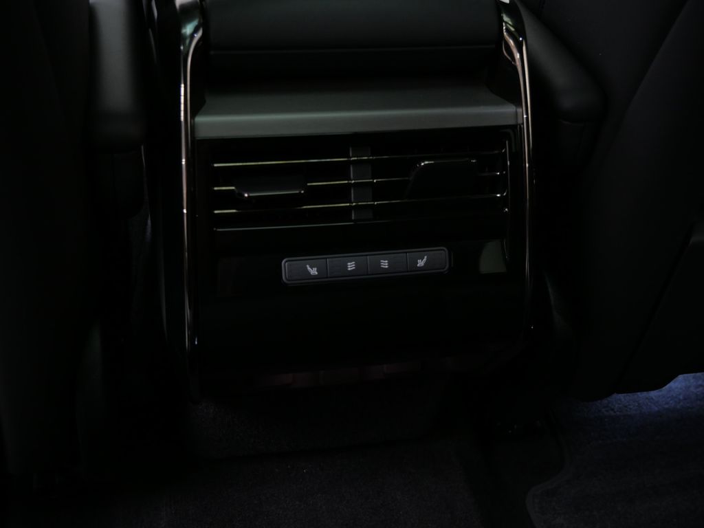 Thumbnail: 2025 Land Rover Range Rover Sport - 9