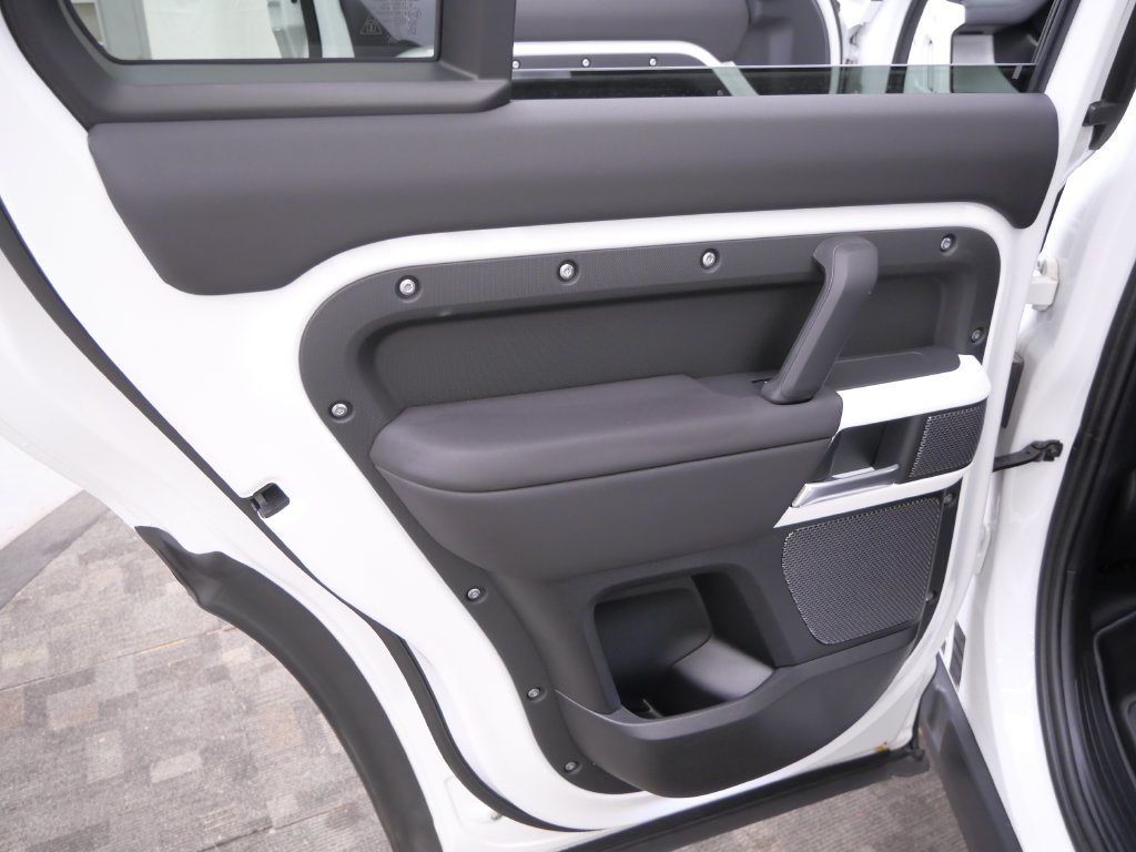 Thumbnail: 2024 Land Rover Defender - 17