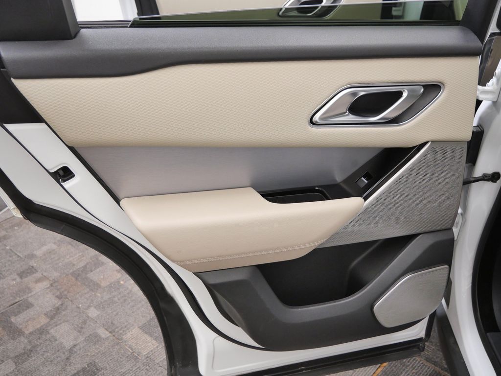 Thumbnail: 2020 Land Rover Range Rover Velar - 18