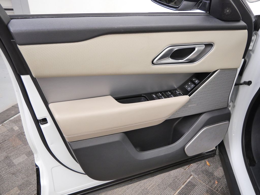 Thumbnail: 2020 Land Rover Range Rover Velar - 16