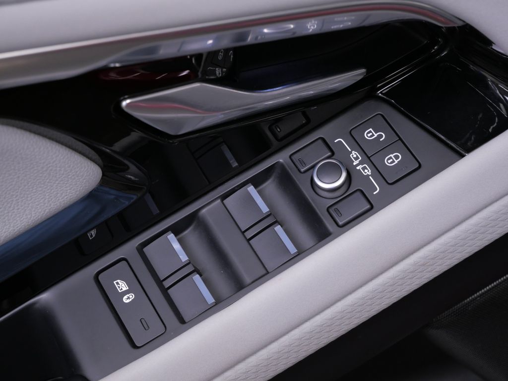 Thumbnail: 2020 Land Rover Range Rover Evoque - 20