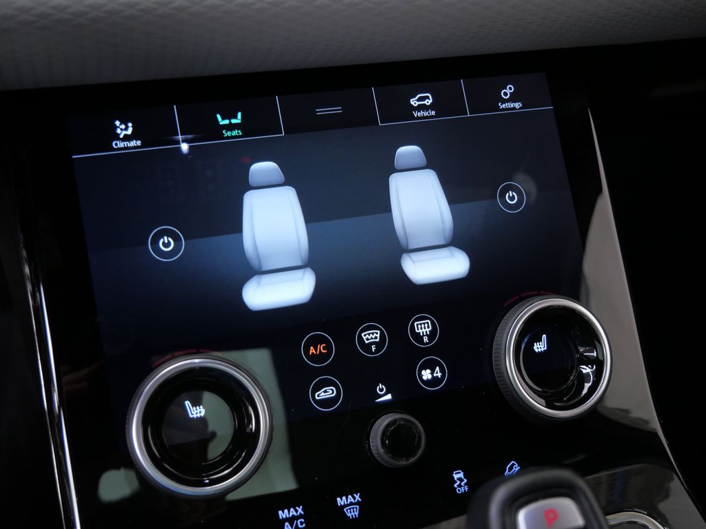 Thumbnail: 2020 Land Rover Range Rover Evoque - 24