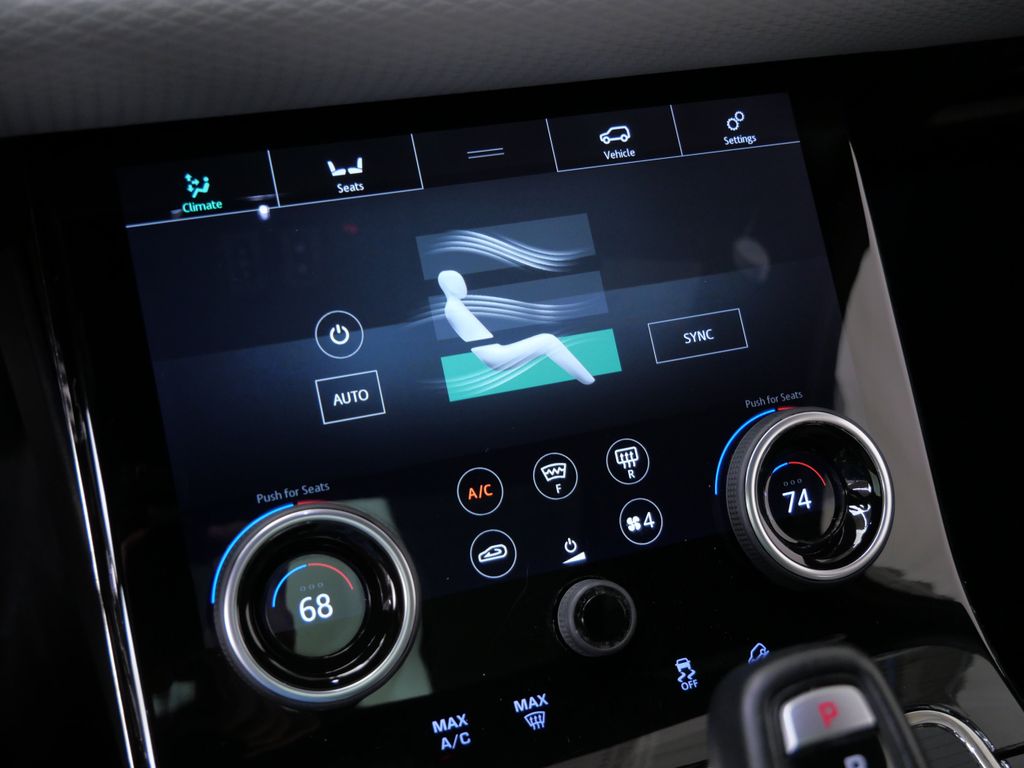 Thumbnail: 2020 Land Rover Range Rover Evoque - 23