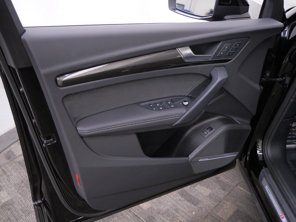 Thumbnail: 2024 Audi SQ5 - 16