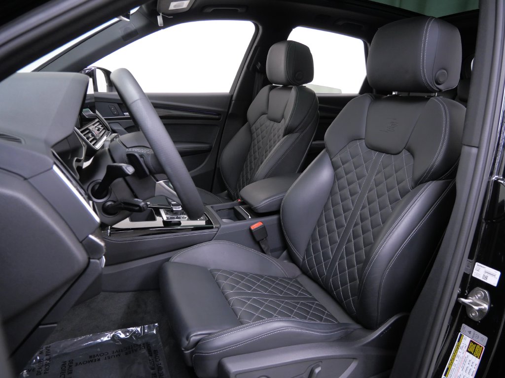 Thumbnail: 2024 Audi SQ5 - 8