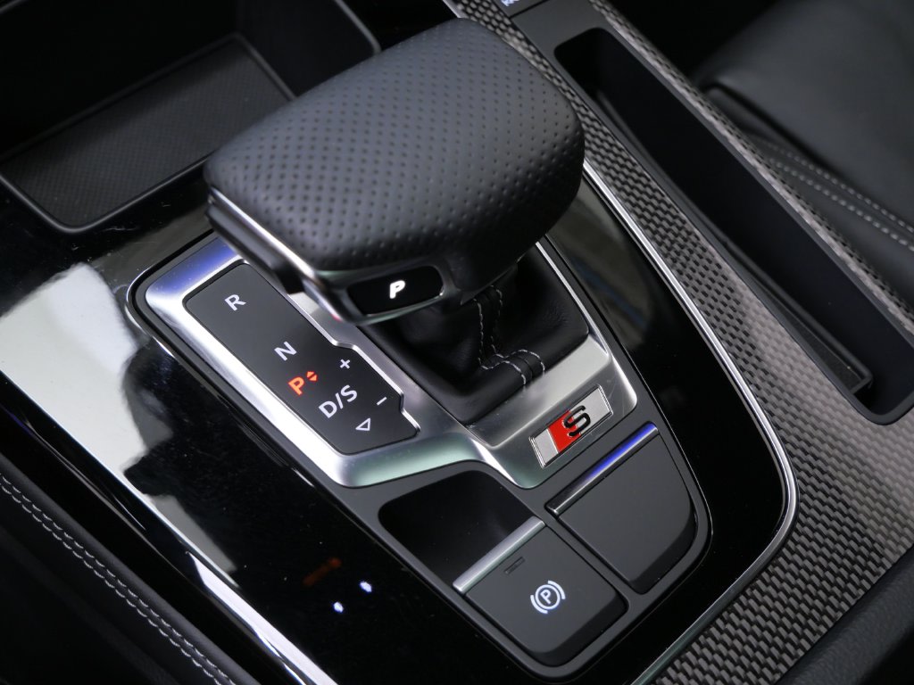 Thumbnail: 2024 Audi SQ5 - 11