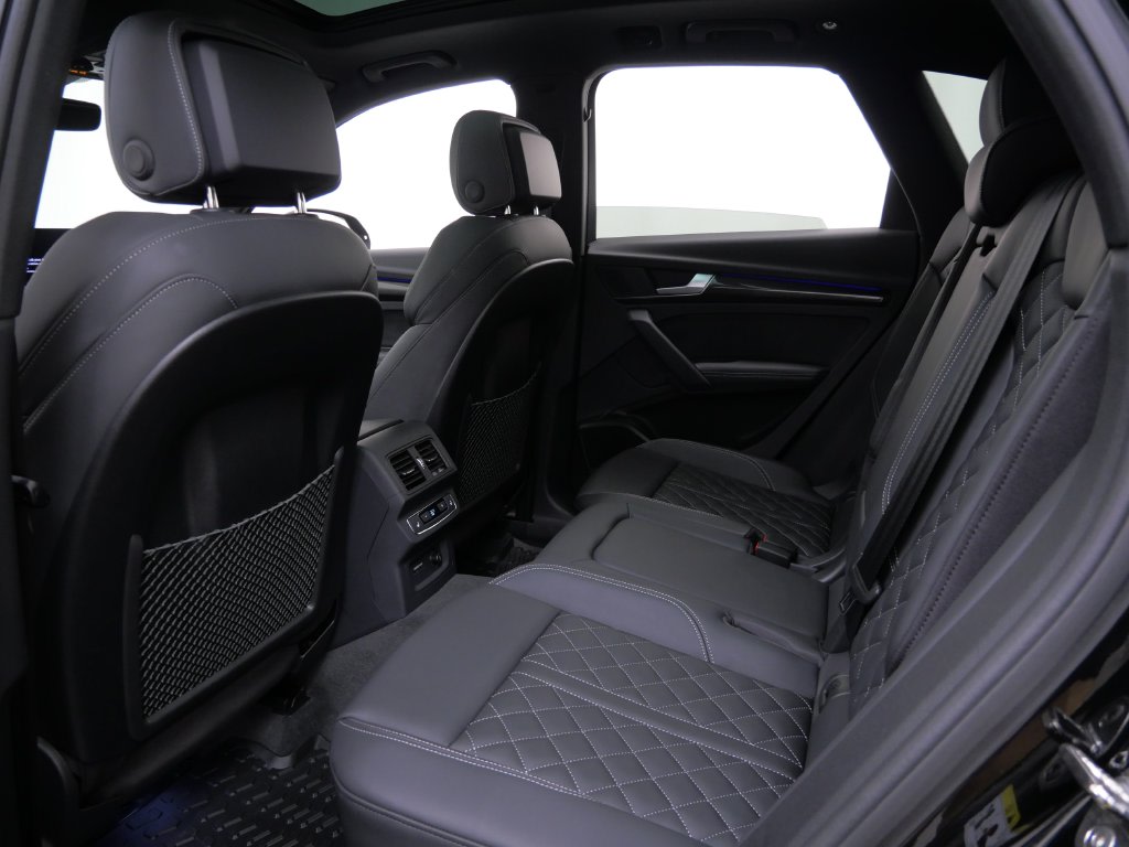 Thumbnail: 2024 Audi SQ5 - 9