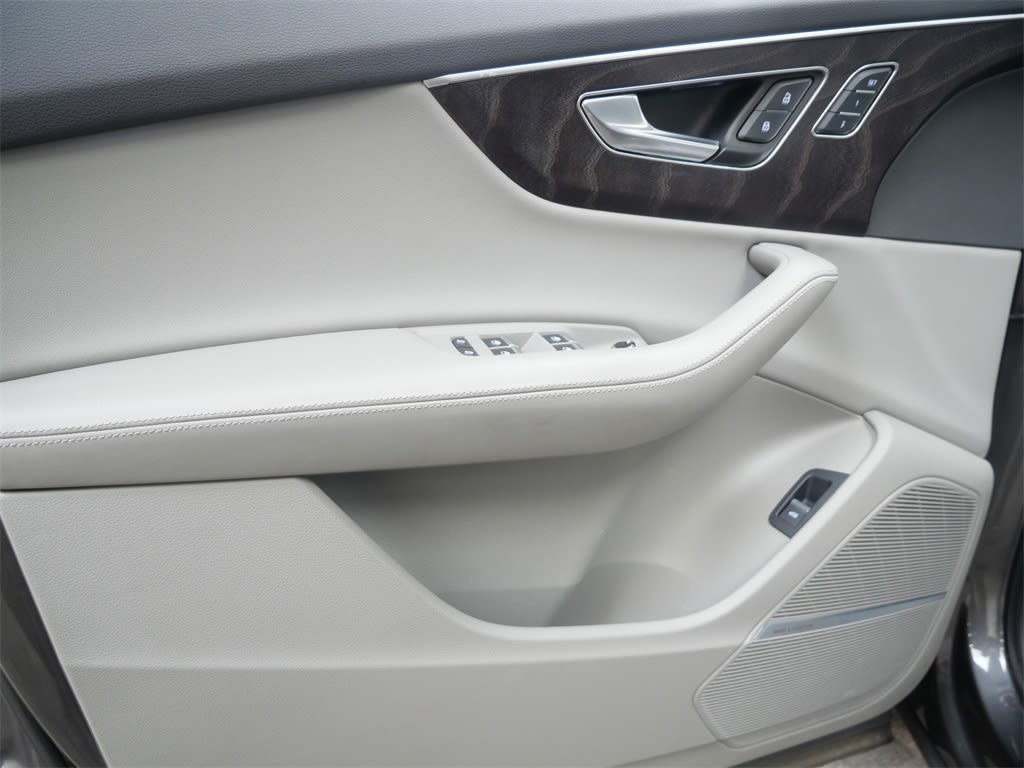 Thumbnail: 2021 Audi Q7 - 16