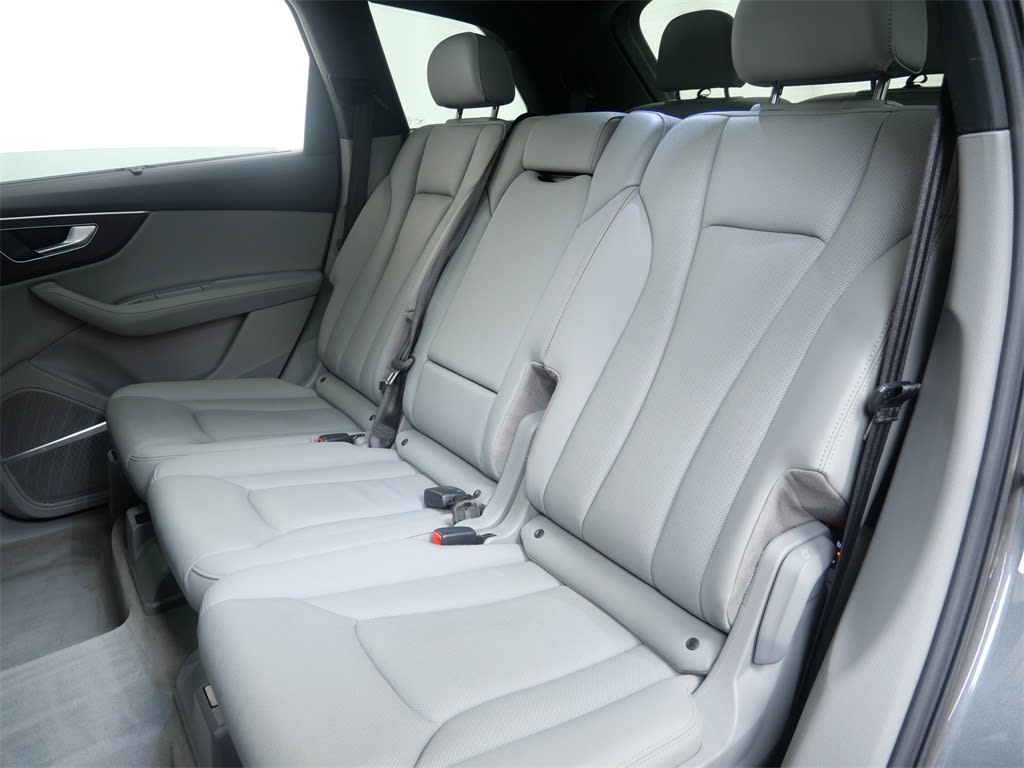 Thumbnail: 2021 Audi Q7 - 8