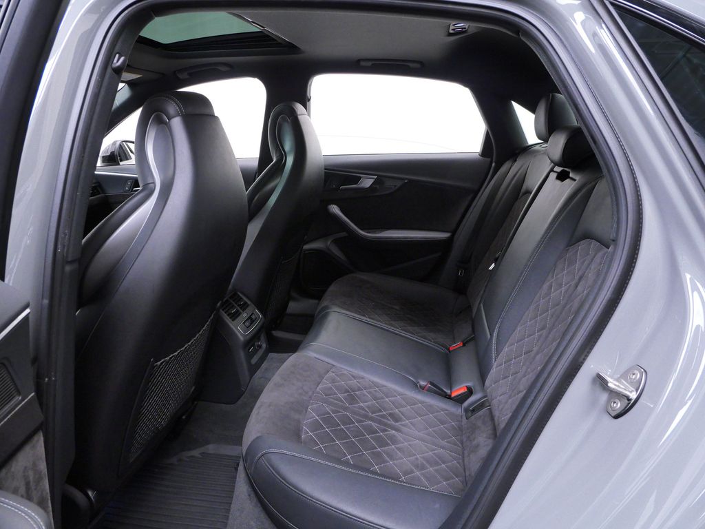 Thumbnail: 2019 Audi S4 - 10