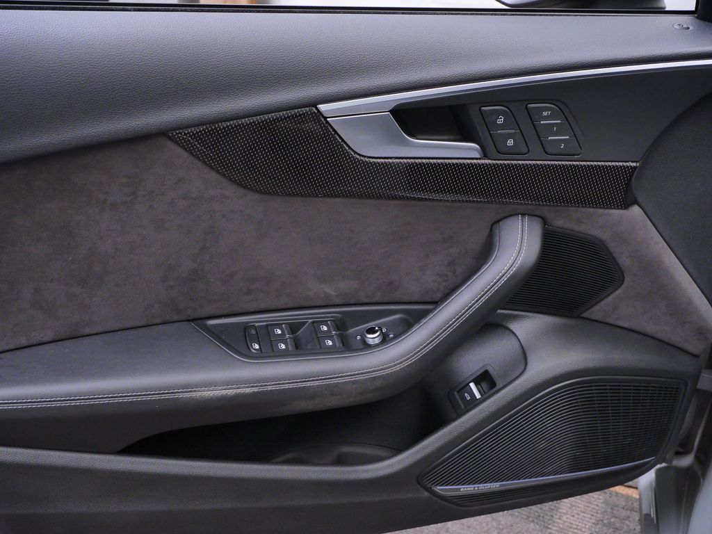 Thumbnail: 2019 Audi S4 - 17