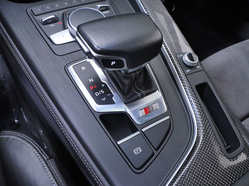 Thumbnail: 2019 Audi S4 - 12