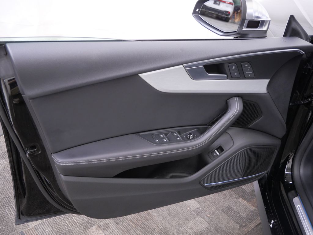 Thumbnail: 2019 Audi S5 - 16