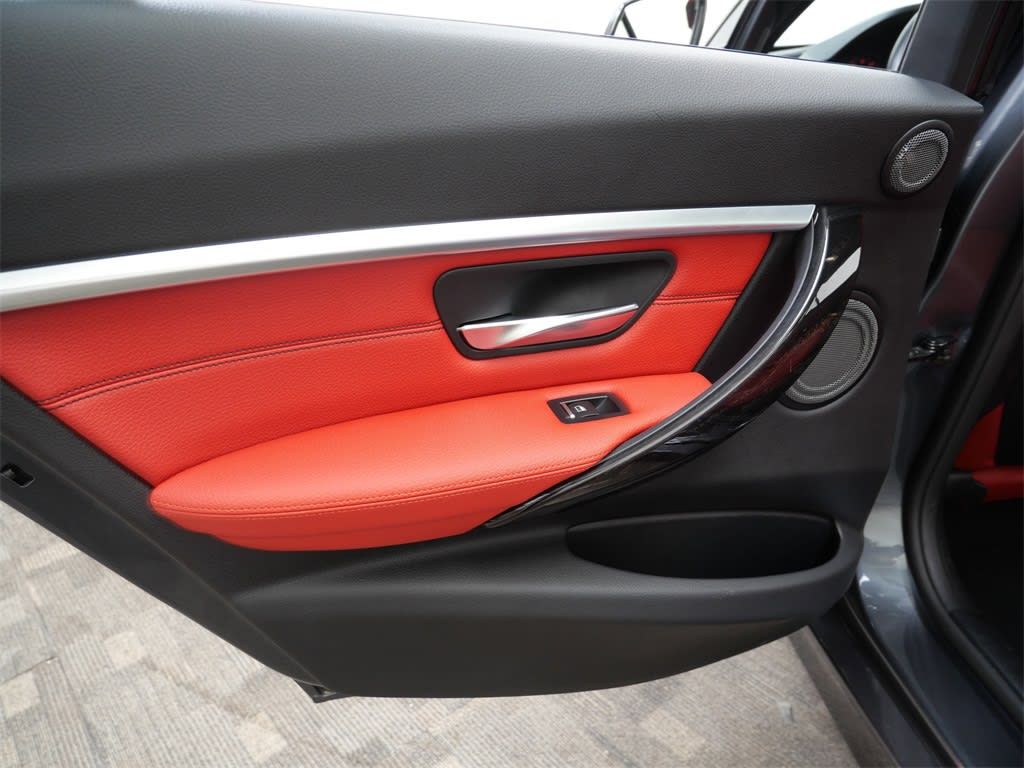 Thumbnail: 2018 BMW 3 Series - 18