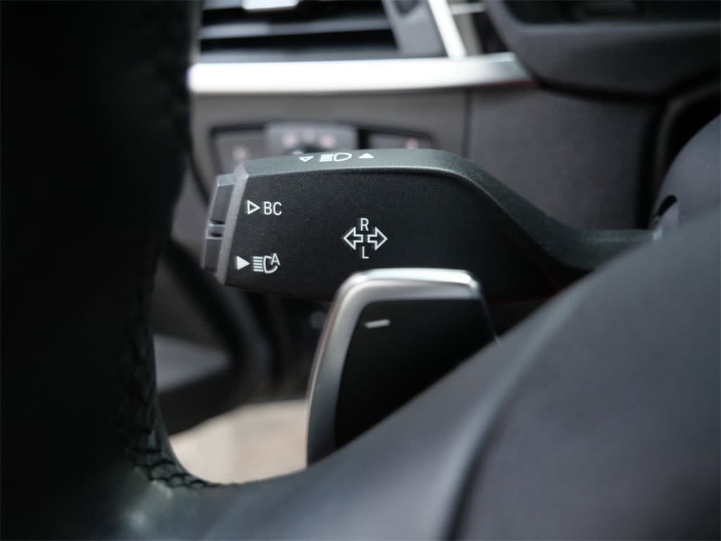 Thumbnail: 2018 BMW 3 Series - 23