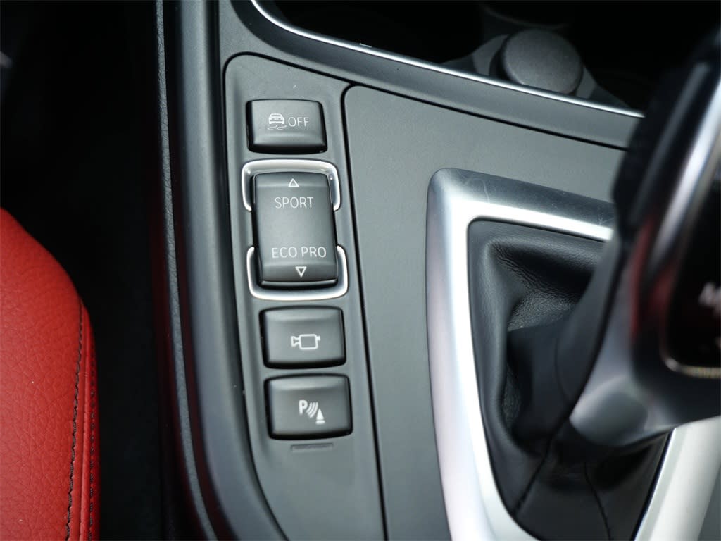 Thumbnail: 2018 BMW 3 Series - 26