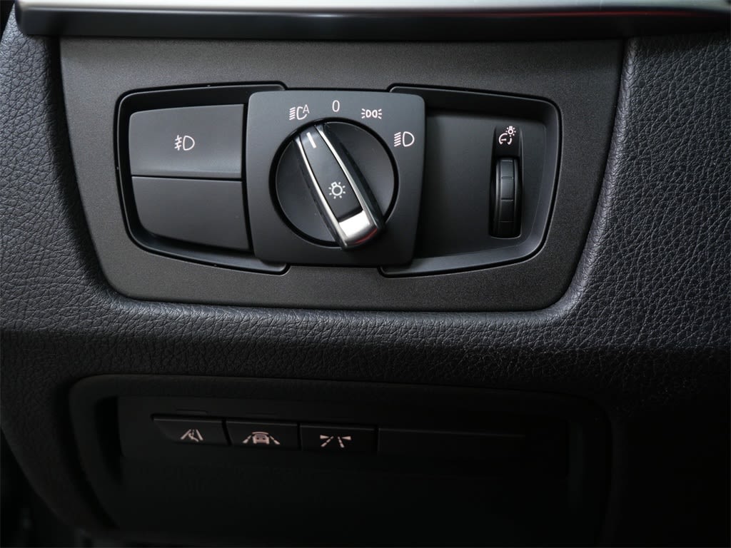 Thumbnail: 2018 BMW 3 Series - 20