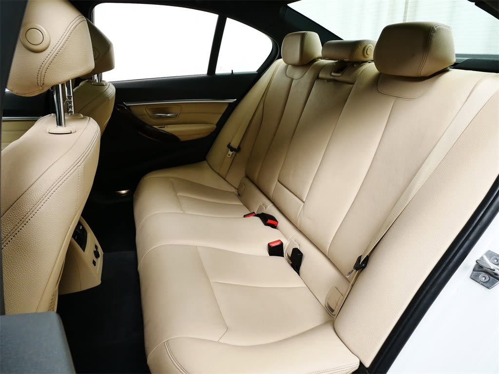 Thumbnail: 2017 BMW 3 Series - 8
