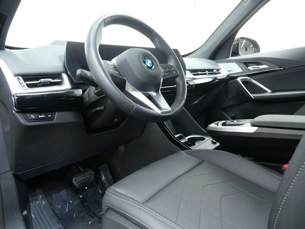 Thumbnail: 2023 BMW X1 - 2