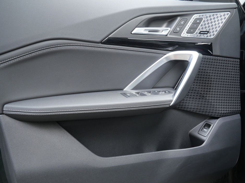 Thumbnail: 2023 BMW X1 - 15