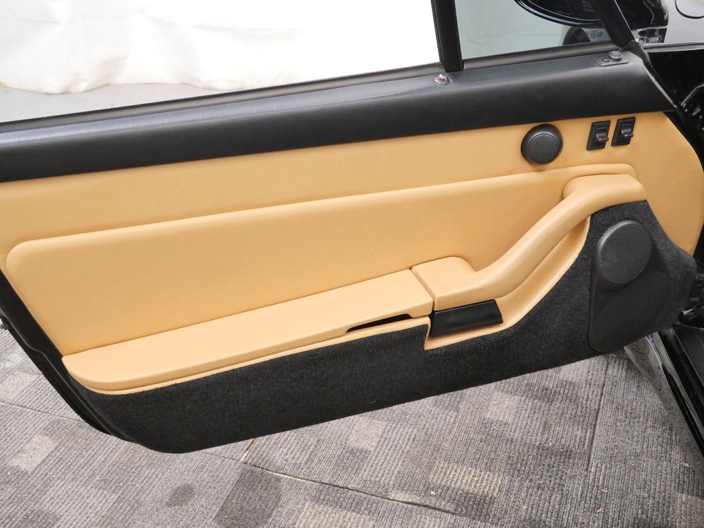 Thumbnail: 1997 Porsche 911 - 18