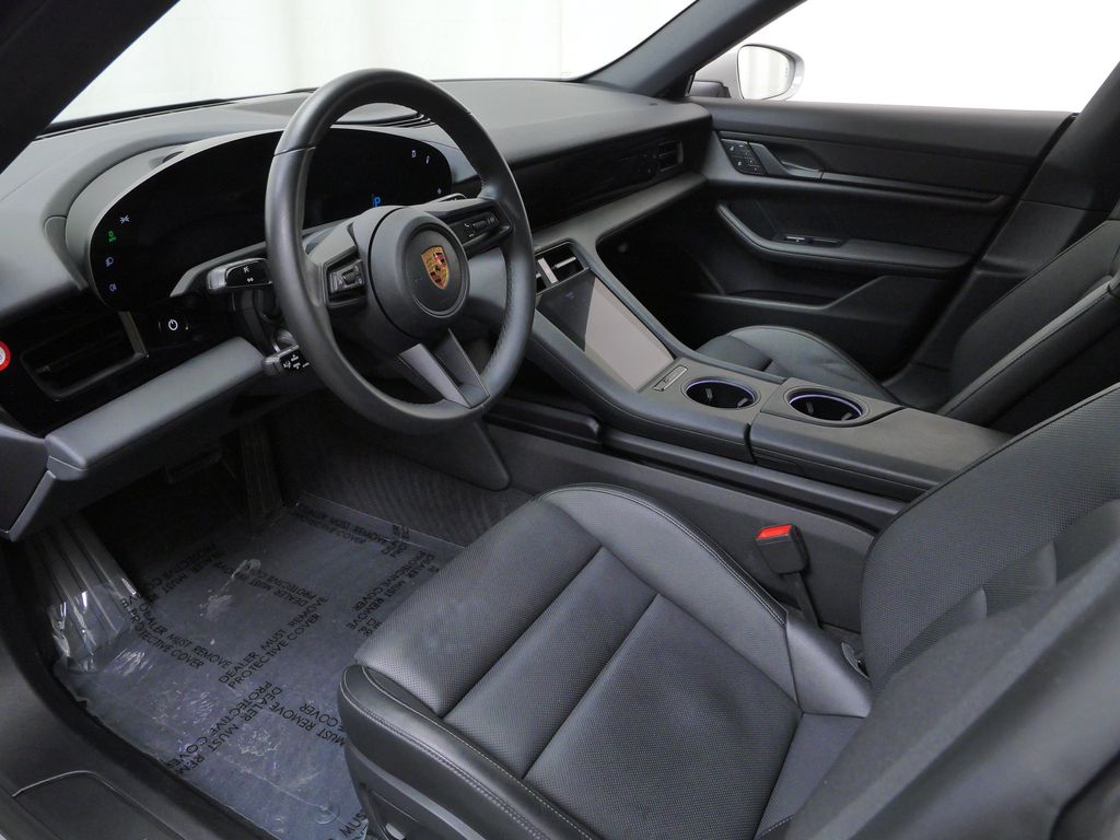 Thumbnail: 2022 Porsche Taycan - 2