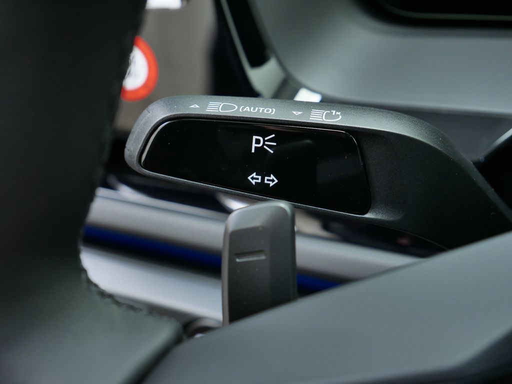 Thumbnail: 2026 Porsche Panamera - 25