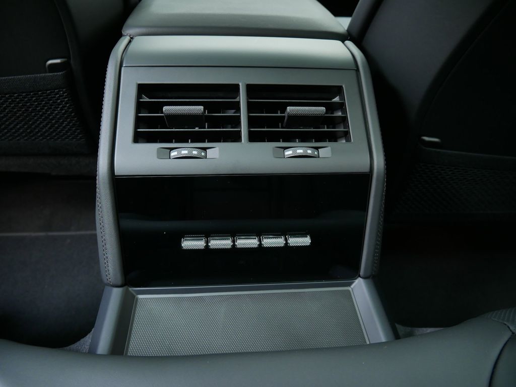 Thumbnail: 2026 Porsche Panamera - 19