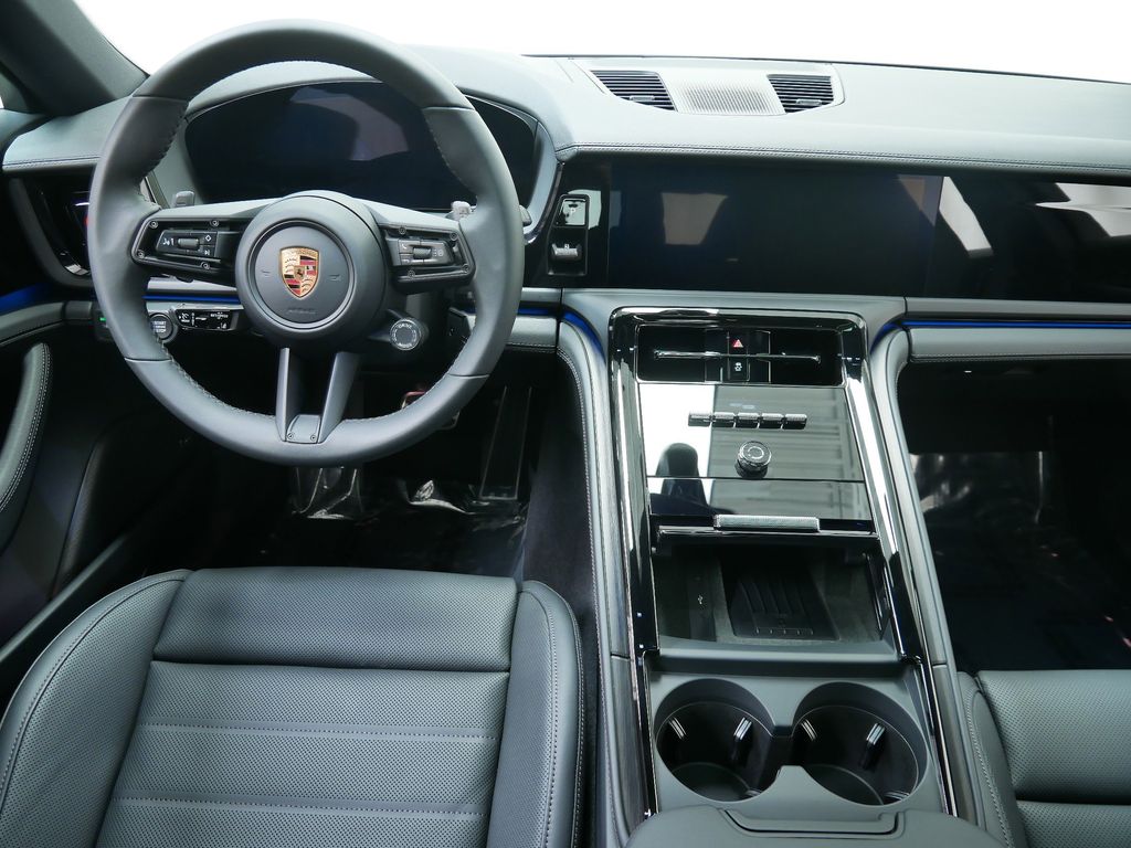 Thumbnail: 2026 Porsche Panamera - 8