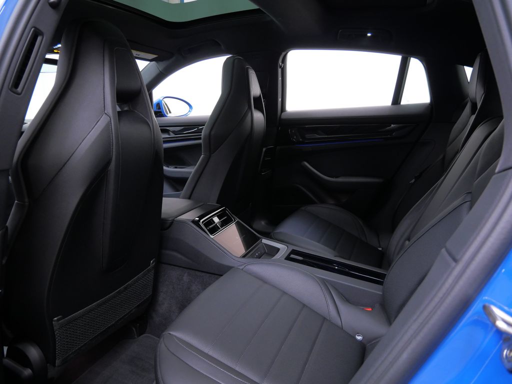 Thumbnail: 2024 Porsche Panamera - 8