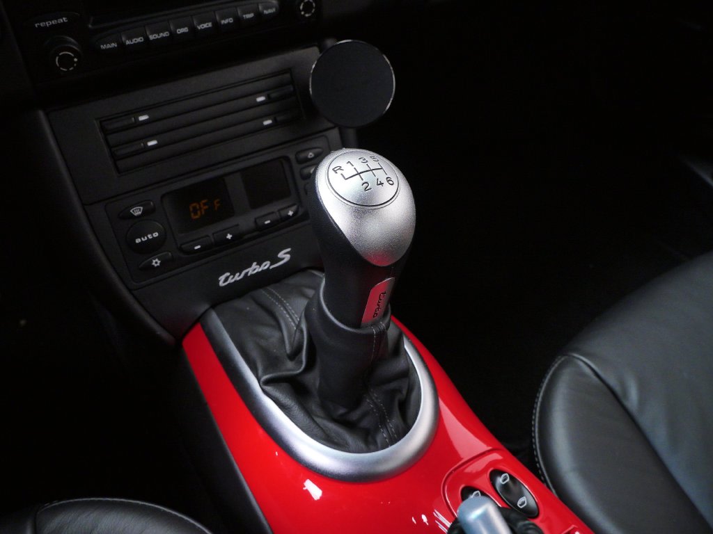 Thumbnail: 2005 Porsche 911 - 23