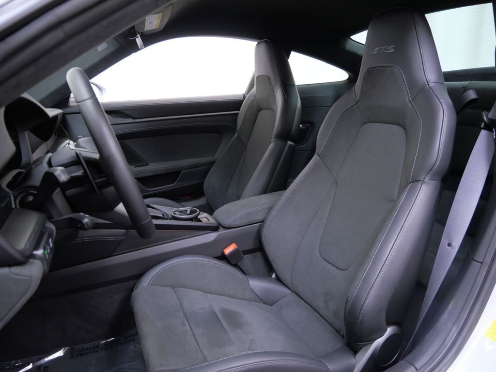 Thumbnail: 2026 Porsche 911 - 7