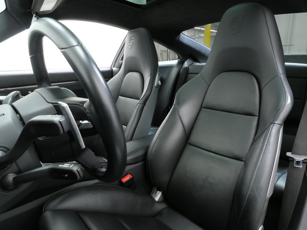 Thumbnail: 2019 Porsche 911 - 8