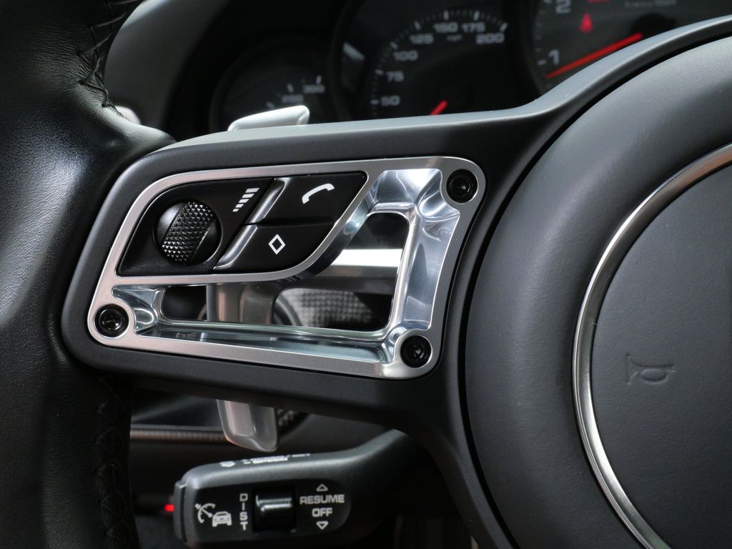 Thumbnail: 2019 Porsche 911 - 22