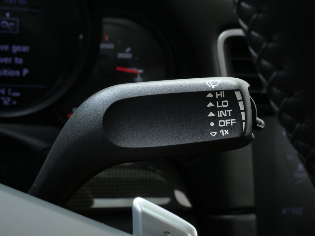 Thumbnail: 2019 Porsche 911 - 25