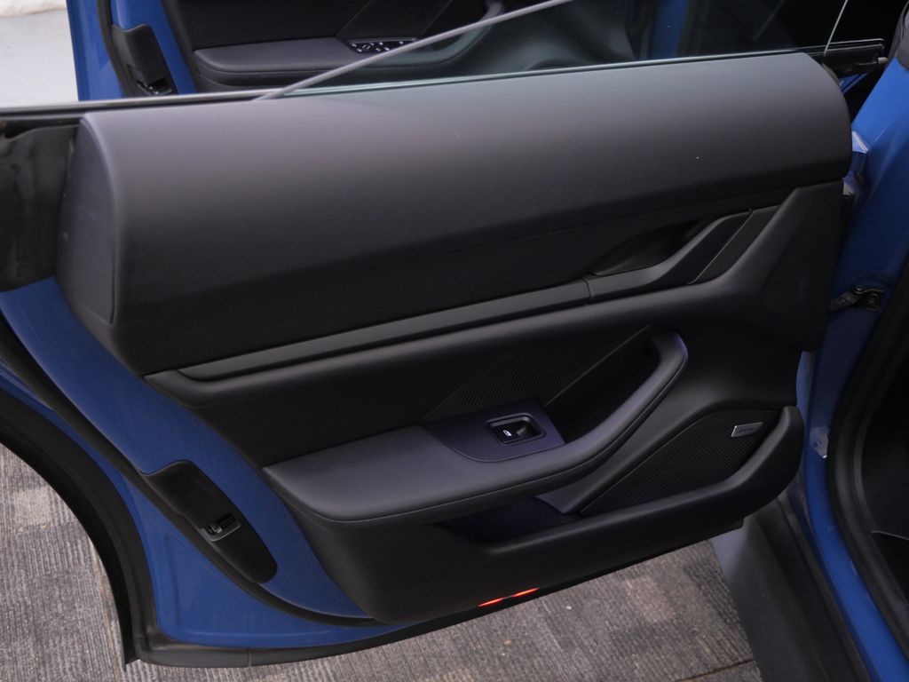 Thumbnail: 2022 Porsche Taycan - 17