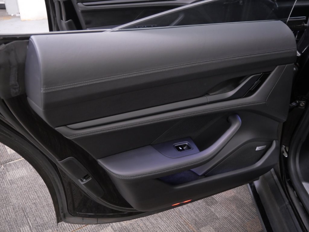 Thumbnail: 2020 Porsche Taycan - 17