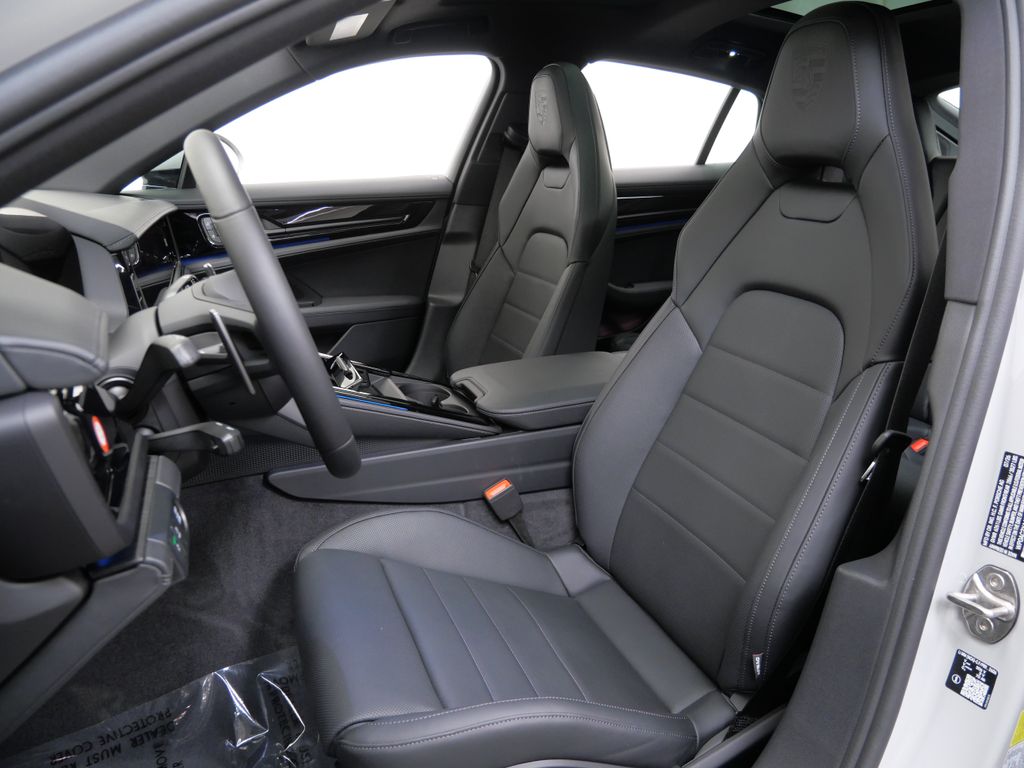 Thumbnail: 2026 Porsche Panamera - 7
