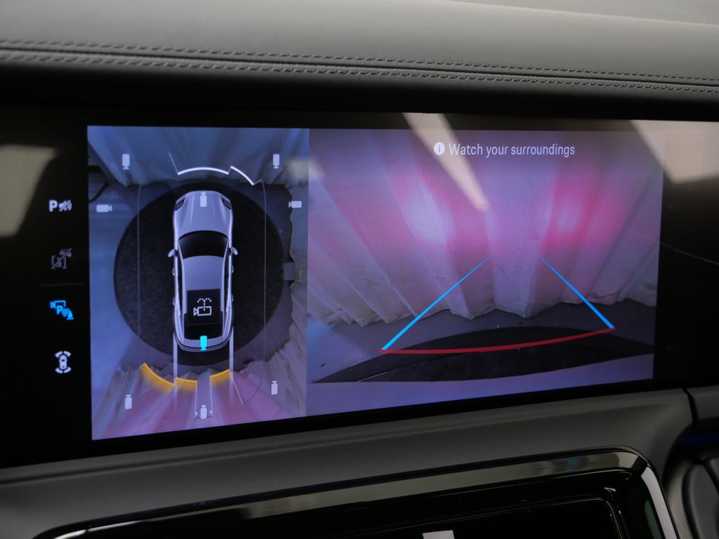 Thumbnail: 2026 Porsche Panamera - 27