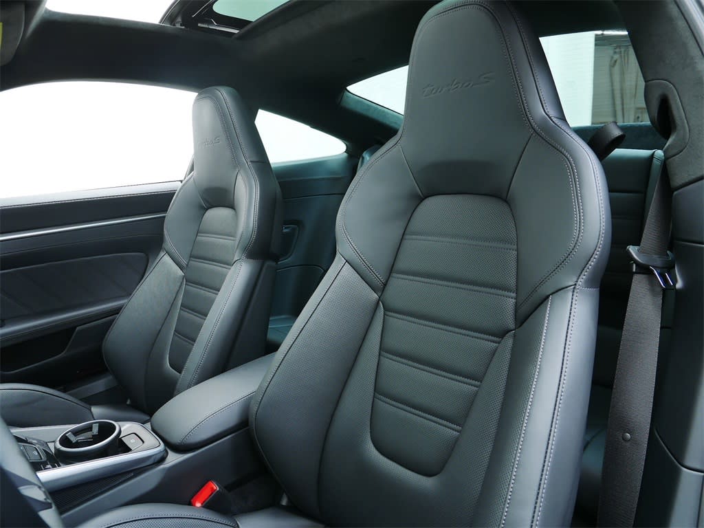 Thumbnail: 2023 Porsche 911 - 9