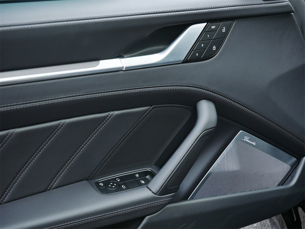 Thumbnail: 2023 Porsche 911 - 17