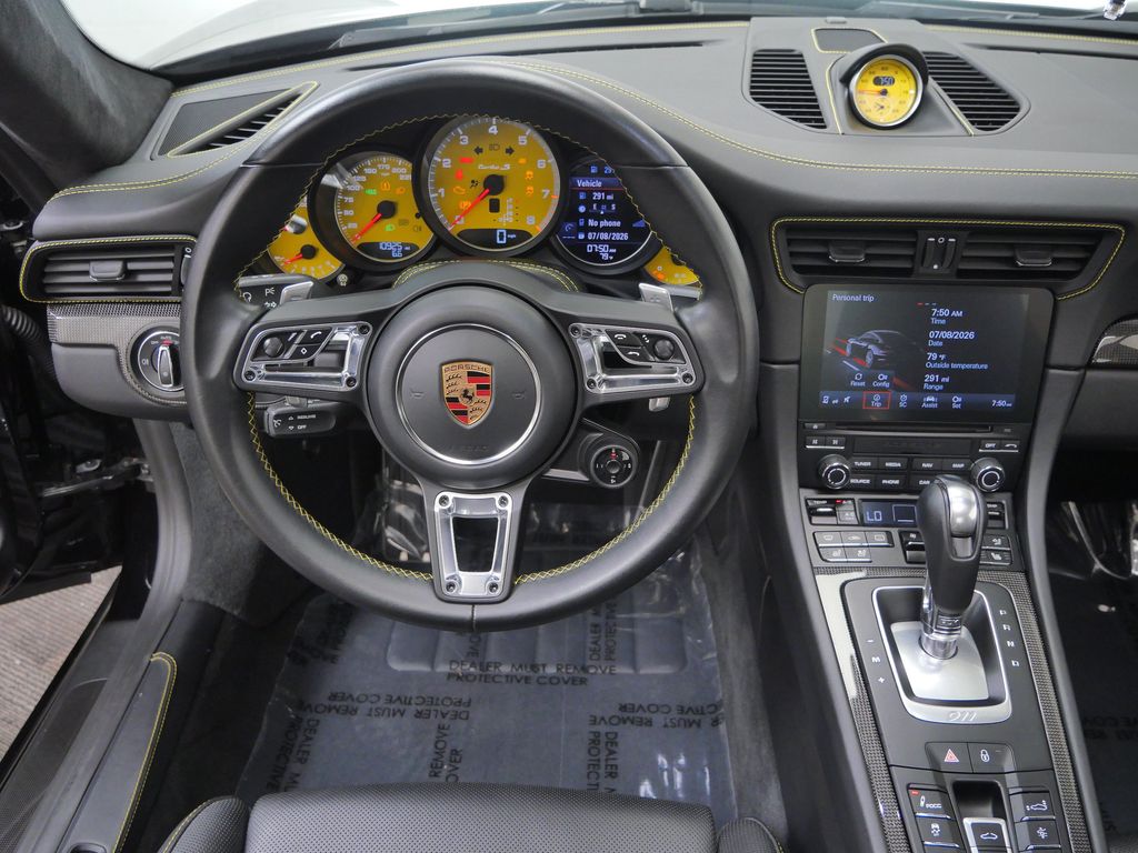 Thumbnail: 2018 Porsche 911 - 7