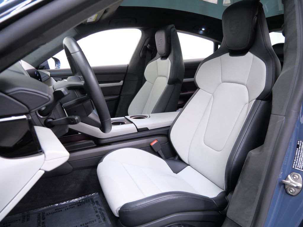 Thumbnail: 2025 Porsche Taycan - 7