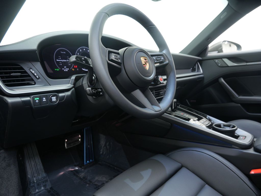 Thumbnail: 2026 Porsche 911 - 2