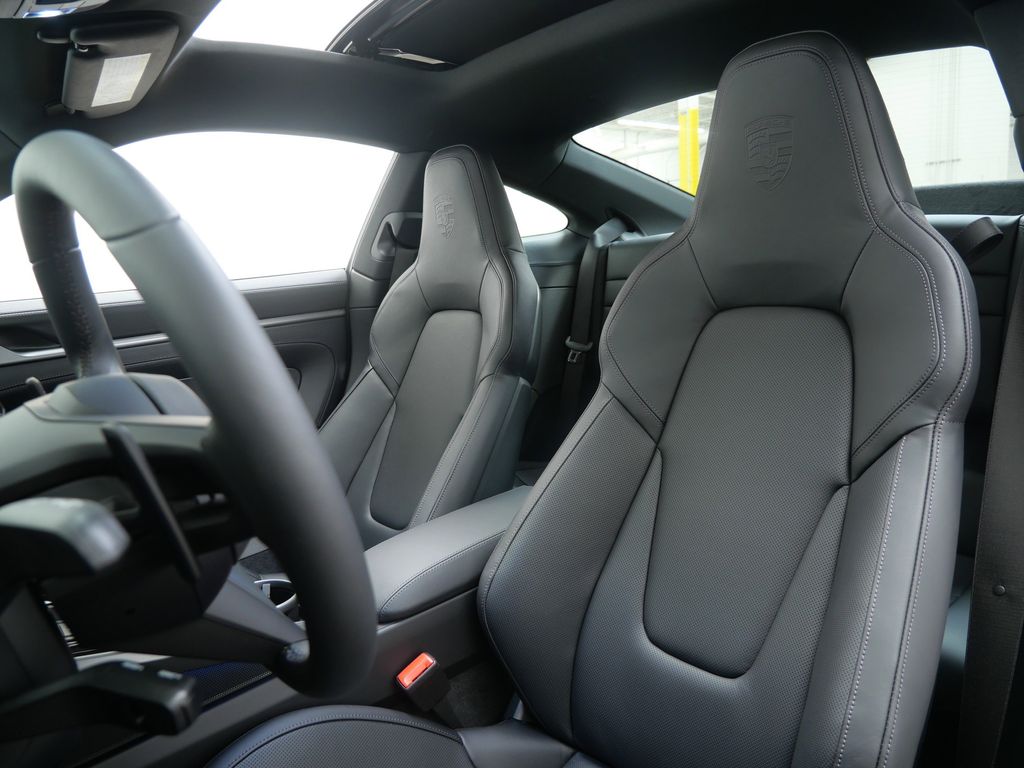 Thumbnail: 2026 Porsche 911 - 6