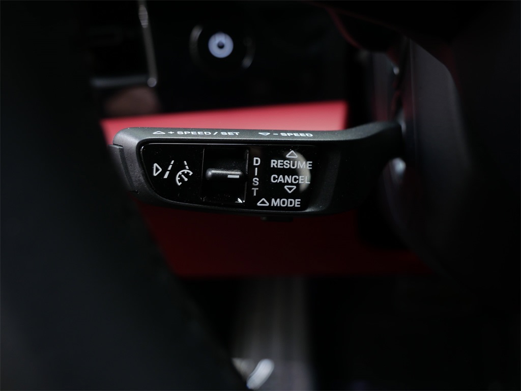 Thumbnail: 2022 Porsche Taycan - 19