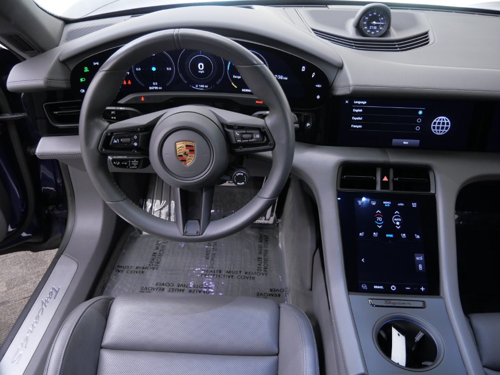 Thumbnail: 2022 Porsche Taycan - 6