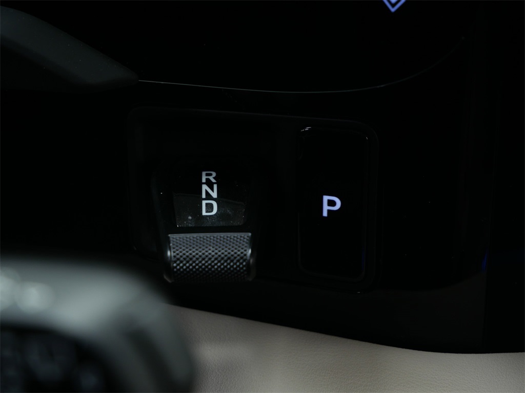 Thumbnail: 2023 Porsche Taycan - 27